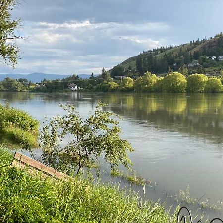 Rayleigh Riverfront Retreat- Peaceful Garden Oasis-25 Minutes To Ski Hill Kamloops Exteriör bild