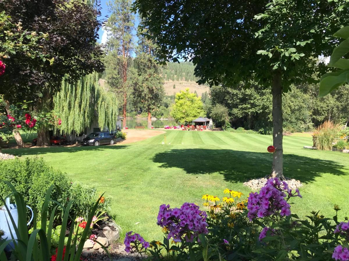 Rayleigh Riverfront Retreat- Peaceful Garden Oasis-25 Minutes To Ski Hill Kamloops Exteriör bild