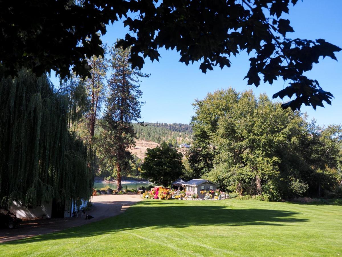 Rayleigh Riverfront Retreat- Peaceful Garden Oasis-25 Minutes To Ski Hill Kamloops Exteriör bild