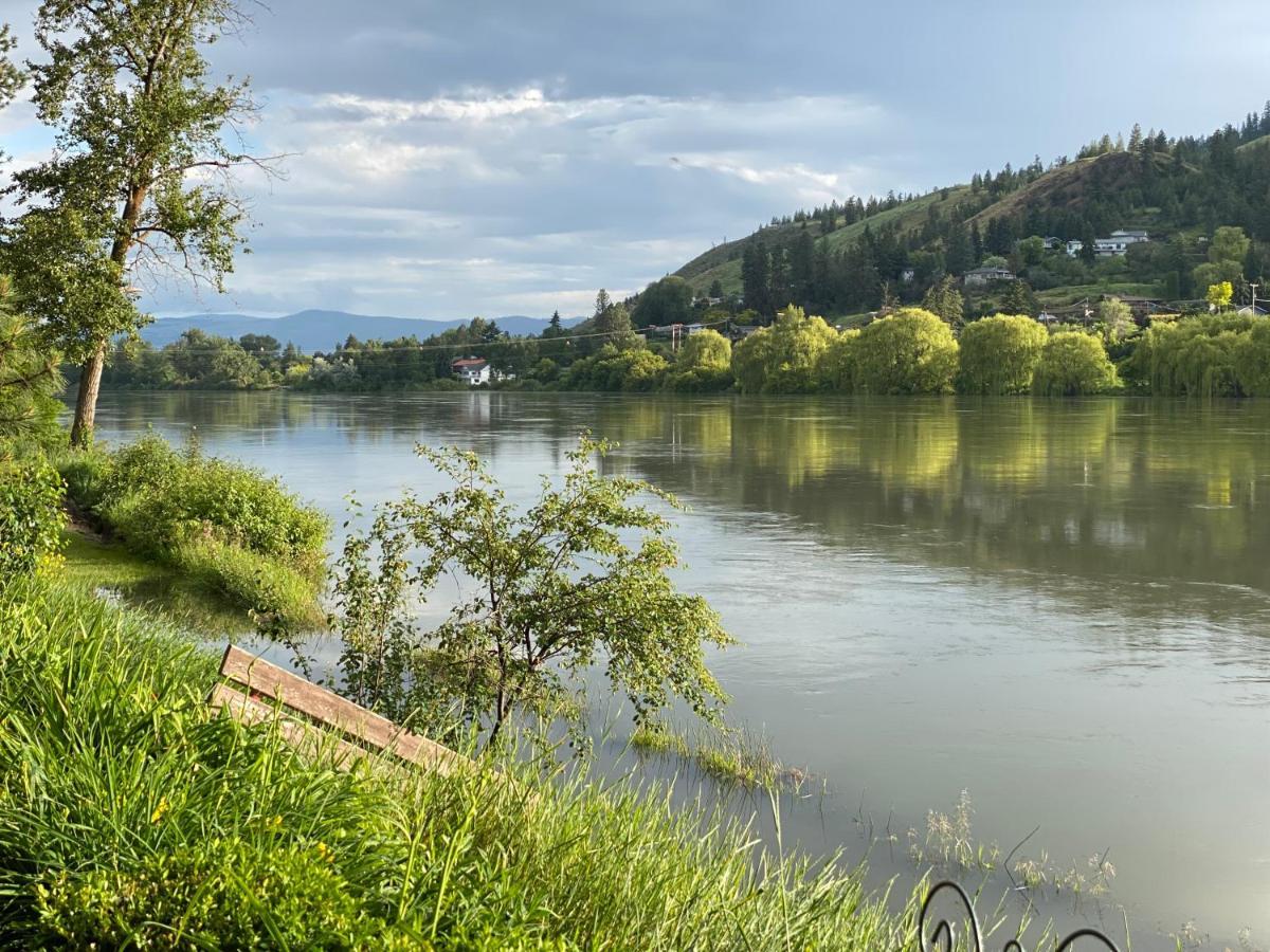 Rayleigh Riverfront Retreat- Peaceful Garden Oasis-25 Minutes To Ski Hill Kamloops Exteriör bild